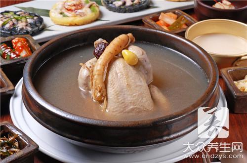 砂锅炖鸡肉怎么做？